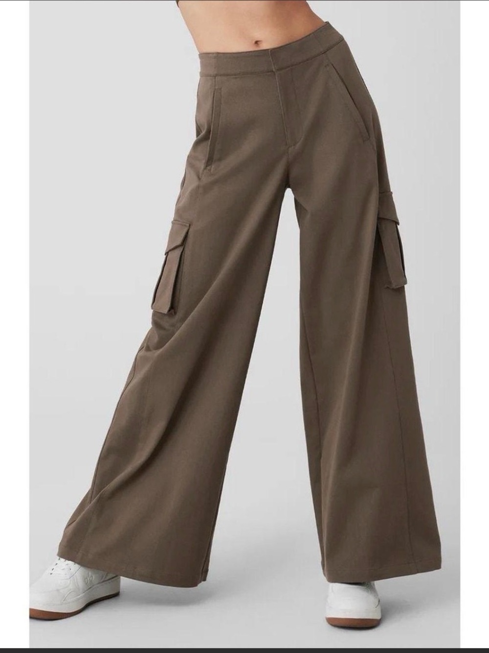 ALO SHOW OFF CARGO PANTS SIZE M